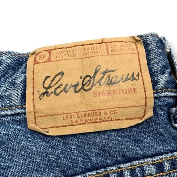 Levi’s cut off high waisted ripped shorts size 30 - Picture 5 of 6